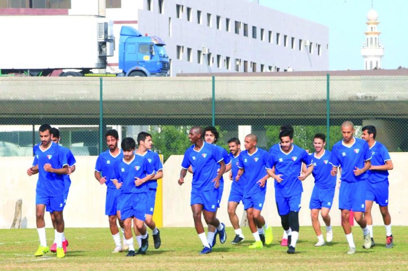 المغرب وتونس يبحثان عن حسم التأهل