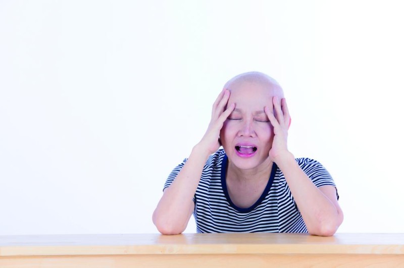 4 أسباب لتساقط شعر الحواجب والرموش