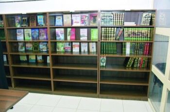 220 رواية وقصة في مكتبة السجن