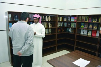 220 رواية وقصة في مكتبة السجن