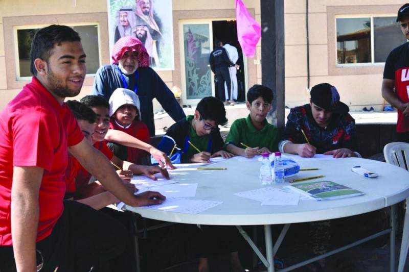 ملتقى بصفوى يقدم الدعم النفسي لـ 100 يتيم