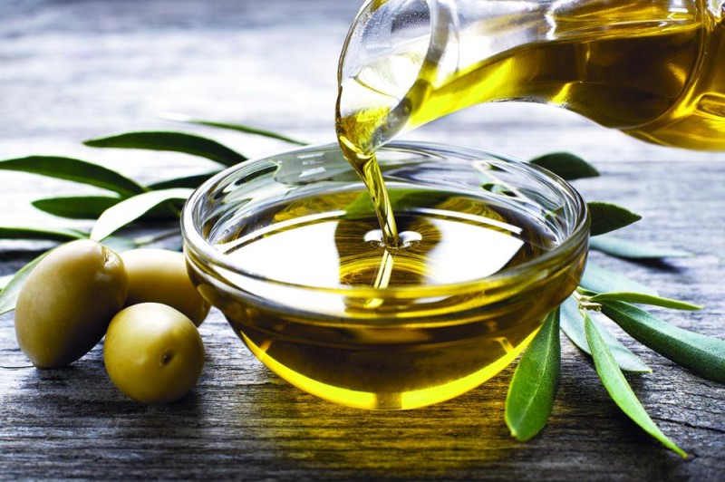 زيت الزيتون يقلل الكوليسترول الضار
