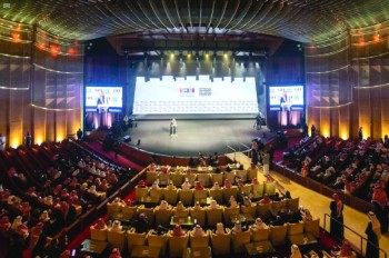 المسرحيون ينتظرون دعم الفرق وتمكين المواهب