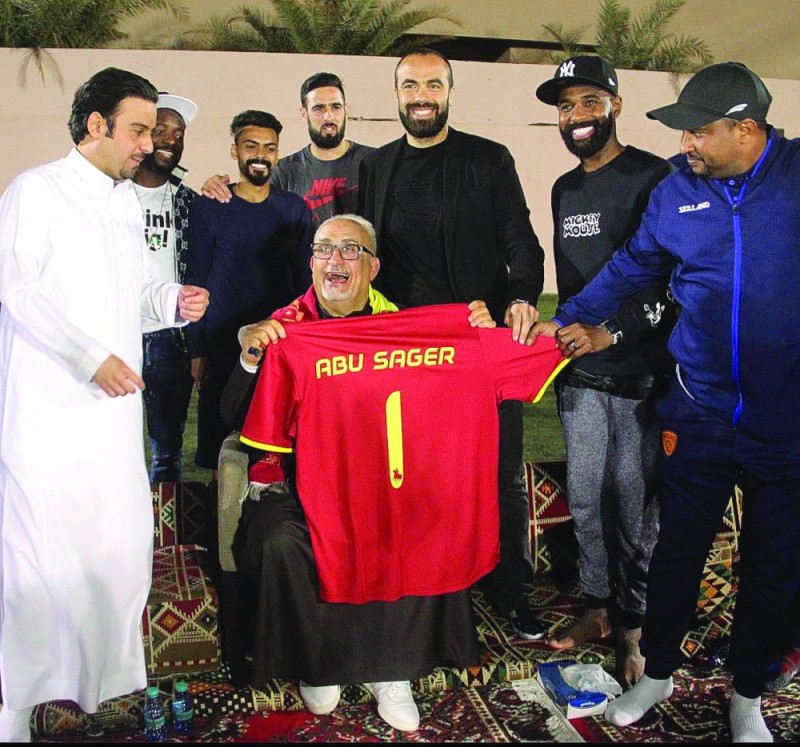 «أبو صقر».. يحفز القدساويين