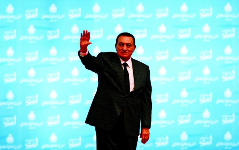 المصريون والعرب ينعون مبارك