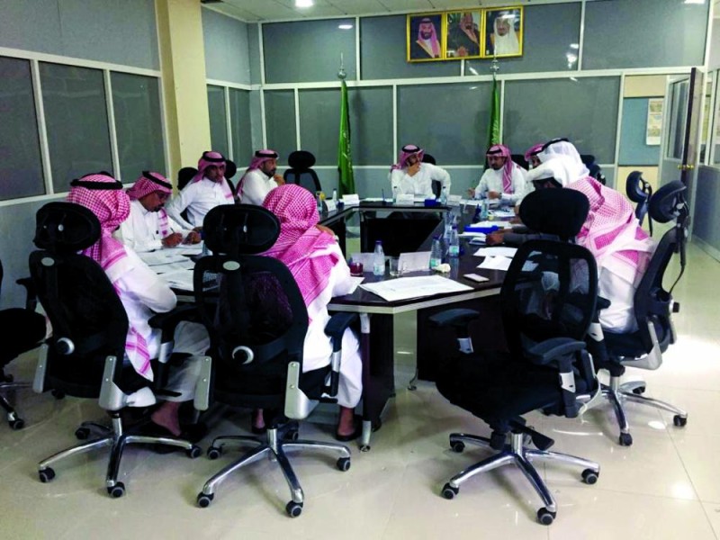 بلدي بقيق يناقش المشاريع المستقبلية