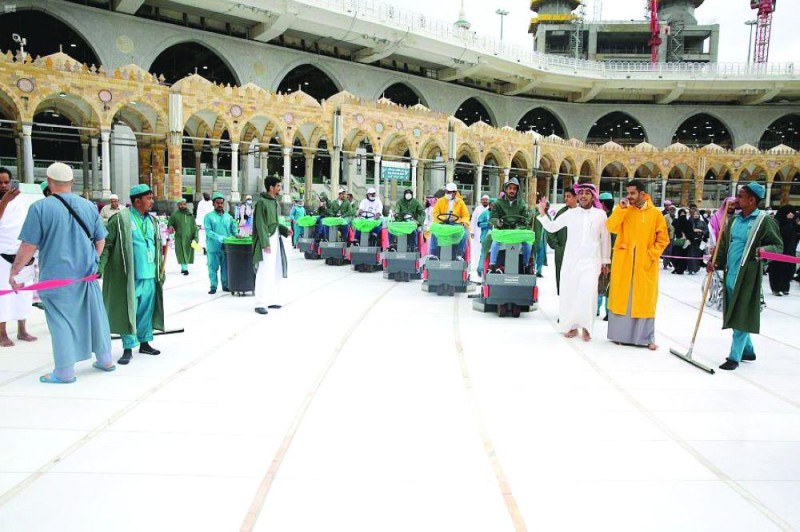 تعقيم المسجد الحرام 4 مرات يوميا