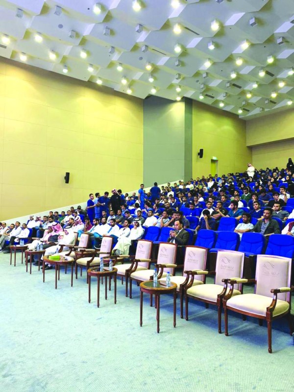 600 خريج صحي يستفيدون من «مزاولة المهنة»