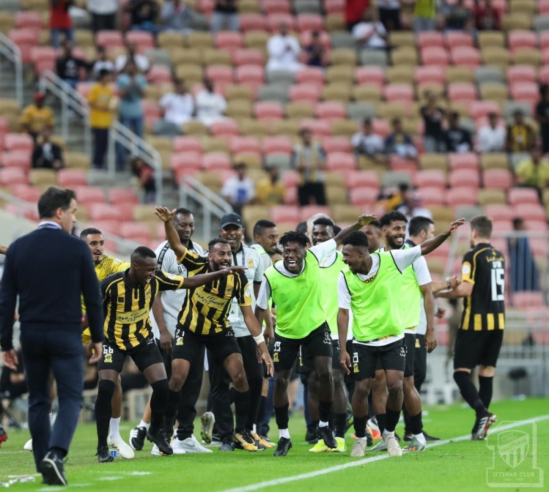 النمر.. يفترس الليث بخماسية