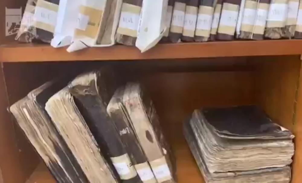 مكتبة المؤسس تعرض كتابًا عمره 200 عاما عن الخيول العربية  