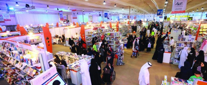 مثقفون: الاستعجال في النشر يضر بالإبداع