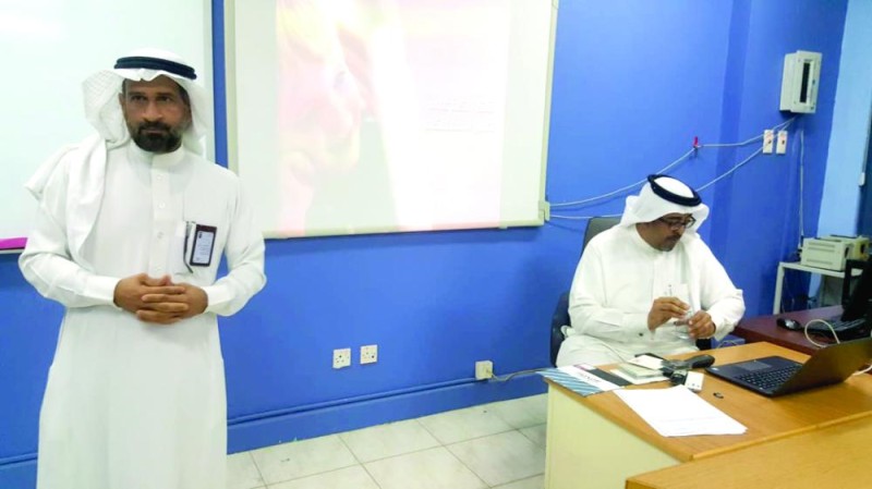 متدربا ببرنامج «مهارات حل المشكلات»
16