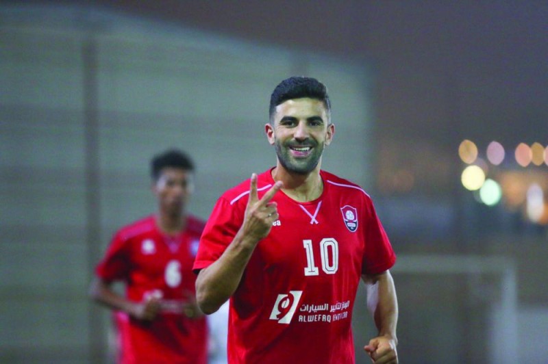 النموذجي يبحث عن فوزه الـ 13