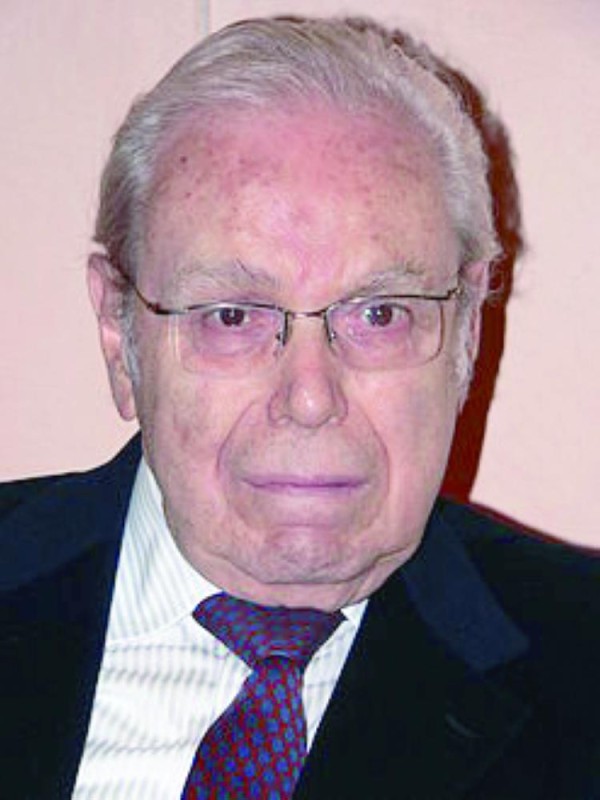 وفاة «دي كوييار» عن 100 عام