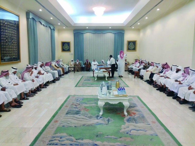 100 رحالة يتنقلون بين معالم الأحساء السياحية والتراثية