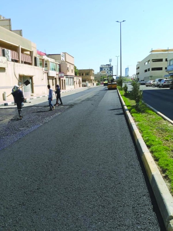 تأهيل وسفلتة شارع 4 بـ«عمال الخبر»