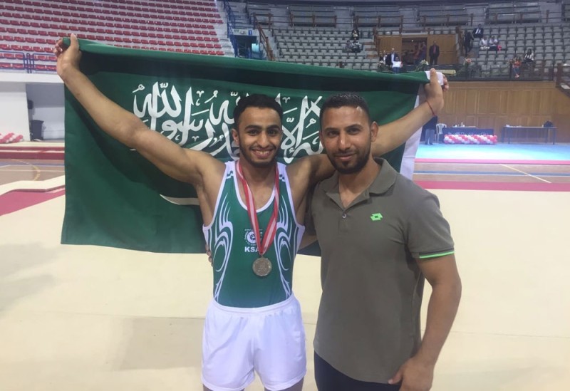 الدكتور الصايغ يتخرج ويكسب التحدي
