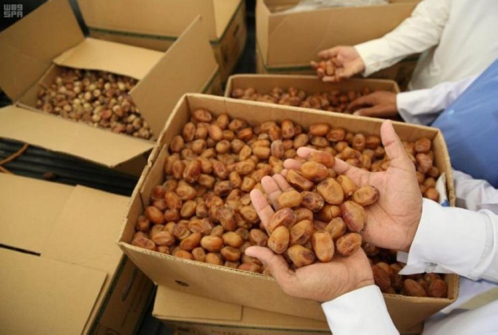 150 طنًا من التمور هدية المملكة للأردن