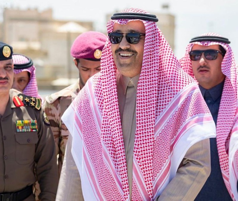 أمير الباحة يوجه بتعليق نظام البصمة