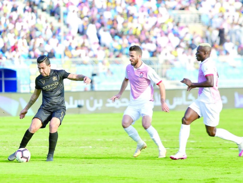 العالمي يهيمن على مواجهاته أمام الرائد