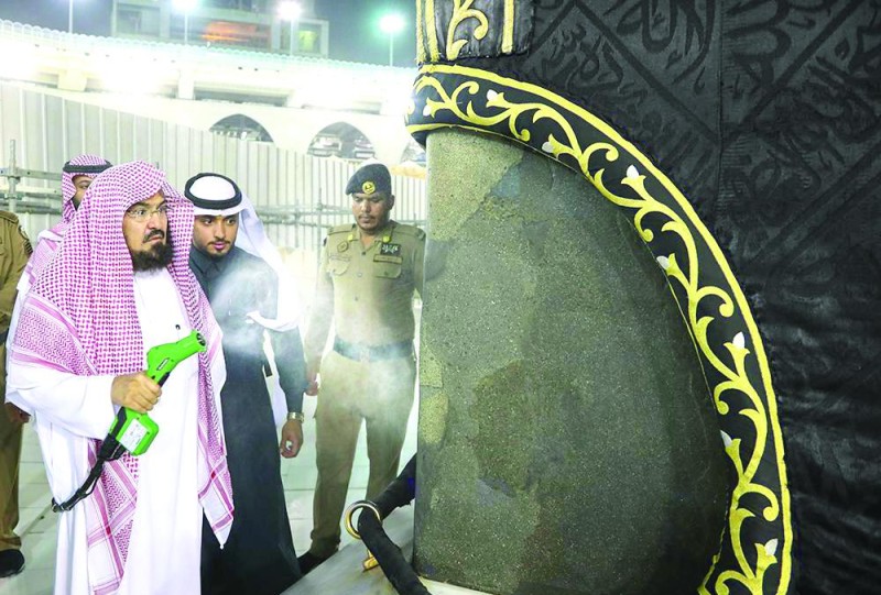 رئيس شؤون الحرمين يشارك في «التطهير»
