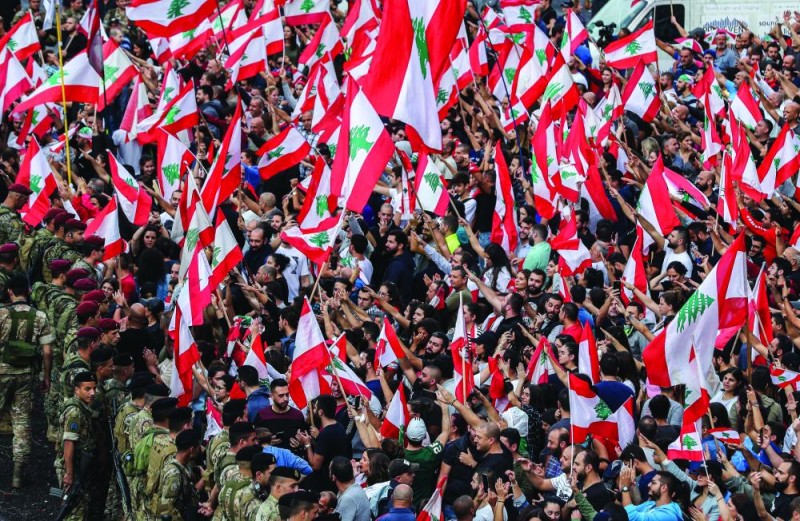 تخلف لبنان عن سداد ديونه لا يحل مشكلاته المالية