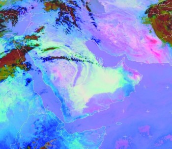 تيارات هوائية مصرية تثير العواصف بالمملكة