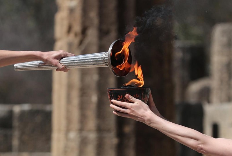 إيقاد الشعلة الأولمبية في اليونان دون جمهور