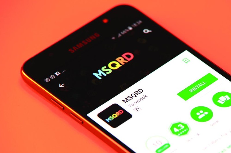 فيسبوك تغلق «مسكرد» في أبريل