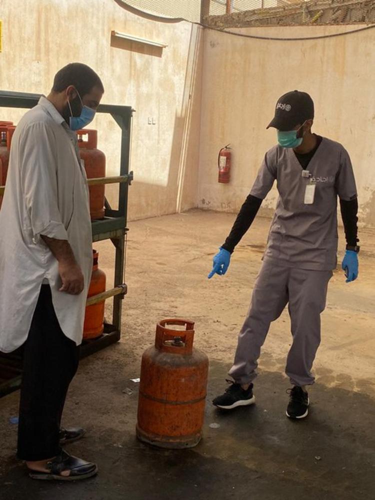 الرياض .. إلزام محلات بيع الغاز بتنظيف العبوات