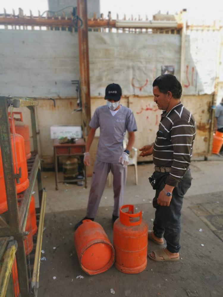 الرياض .. إلزام محلات بيع الغاز بتنظيف العبوات