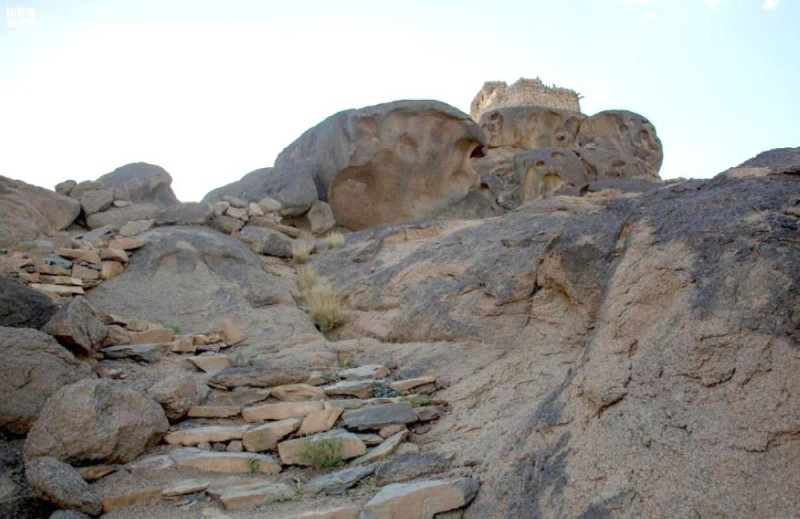 جبل «رعوم».. إطلالة بانورامية على وادي نجران
