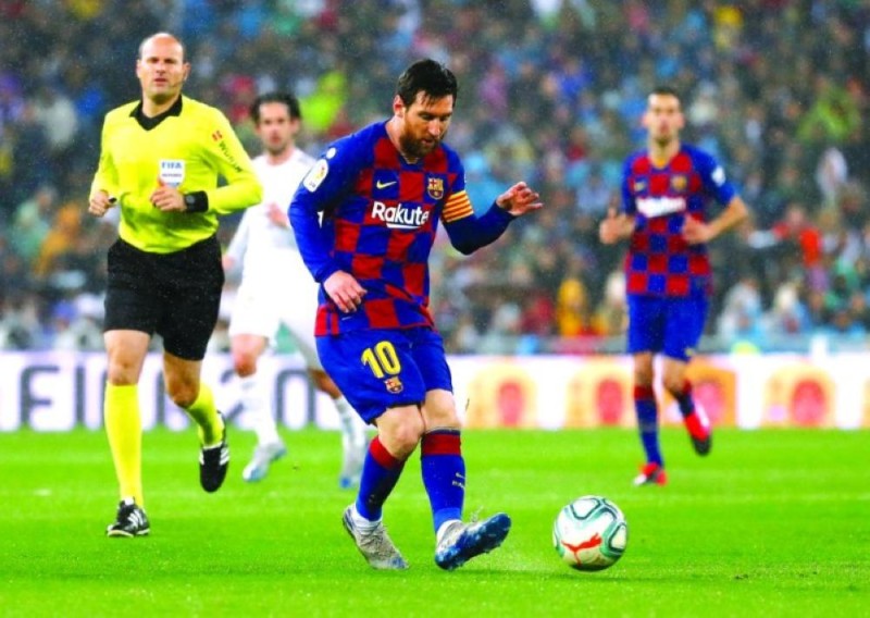 برشلونة يخفض الرواتب بسبب كورونا   