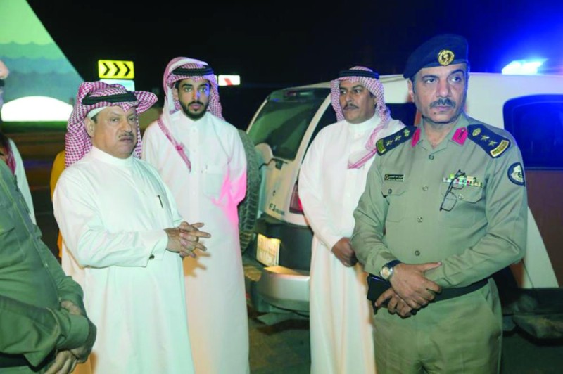 محافظ الخفجي يتابع منع التجول ميدانيا