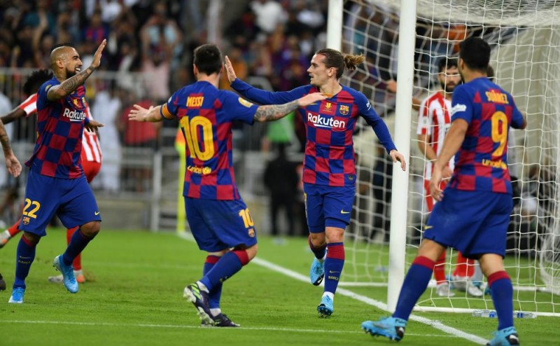 لاعبو برشلونة يرفضون تخفيض الرواتب