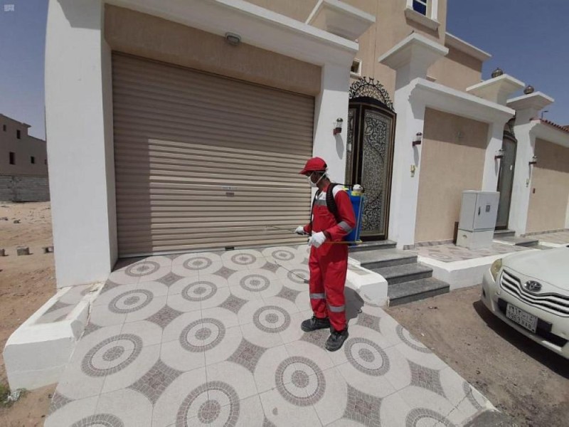 الأحساء تواصل خططها الاحترازية بمواد ملائمة للبيئة