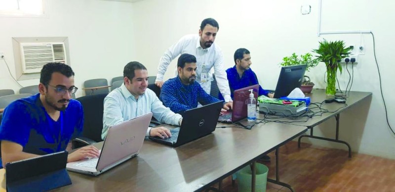 «الخط الساخن» يتعامل مع 10.729 اتصالا