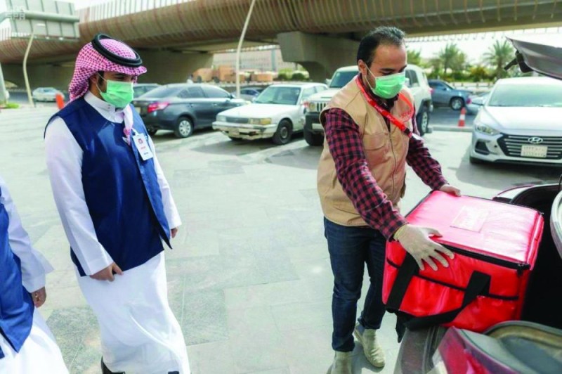 6 خطوات لاستلام الطلب من مندوبي التوصيل