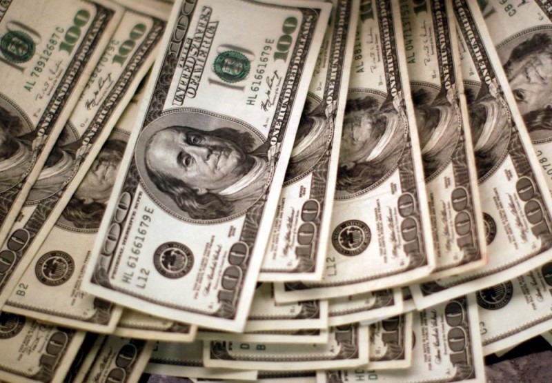 استقرار في أسعار الدولار بعد تقلبات بسبب كورونا