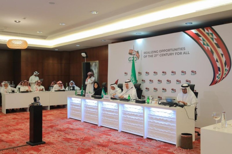 وزير الطاقة : إمدادات الطاقة ميسورة التكلفة «ضرورية»