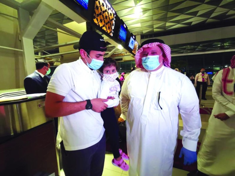 250 سعوديا يعودون من جاكرتا