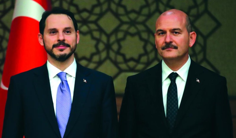 استقالة صويلو تكشف الصراع على خلافة أردوغان