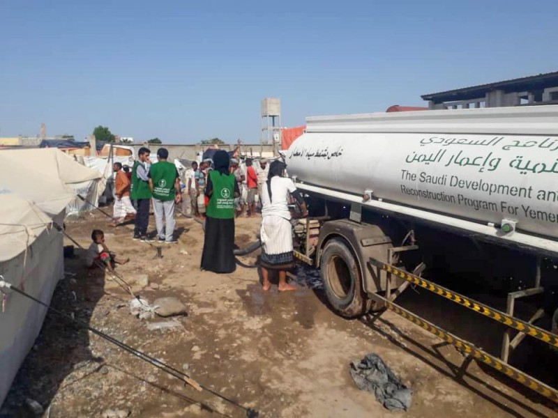 «إعمار اليمن» يسهم في إغاثة عدن من السيول