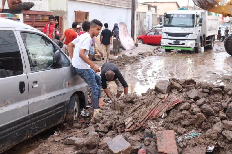 «إعمار اليمن» يسهم في إغاثة عدن من السيول