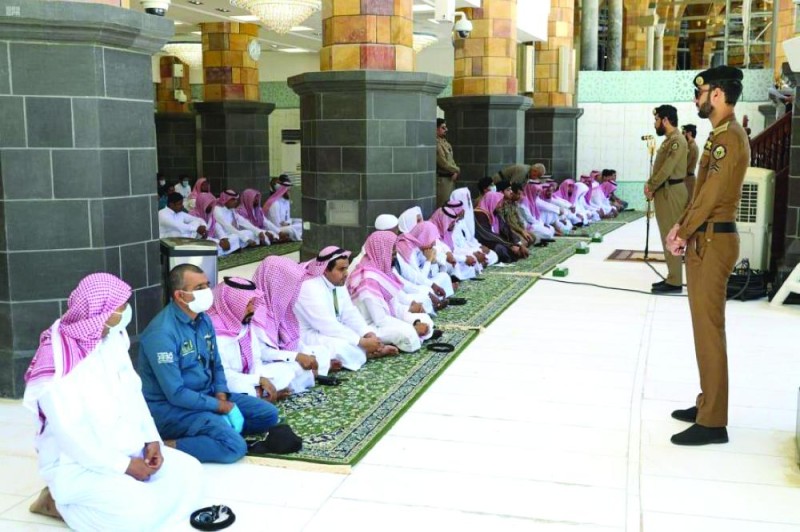 إماما الحرمين يدعوان لاغتنام شهر البركات