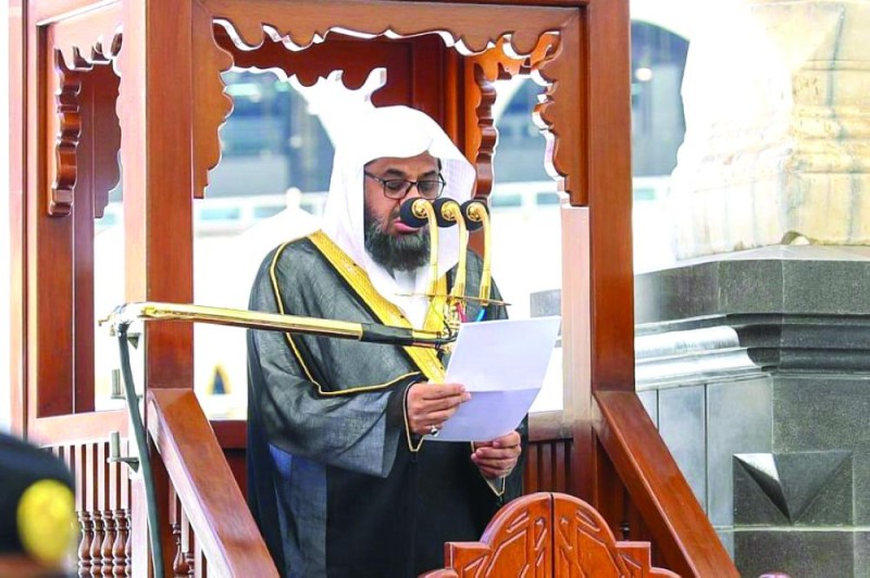 إماما الحرمين يدعوان لاغتنام شهر البركات