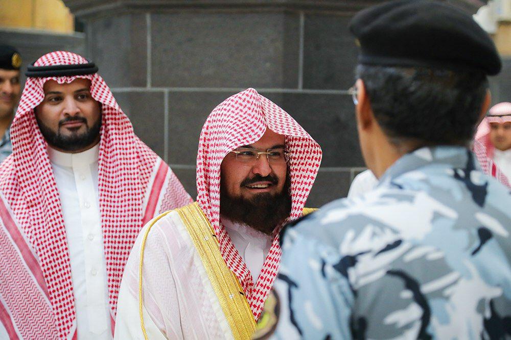 «السديس» يحث «أمن المسجد الحرام» على مضاعفة الجهود 