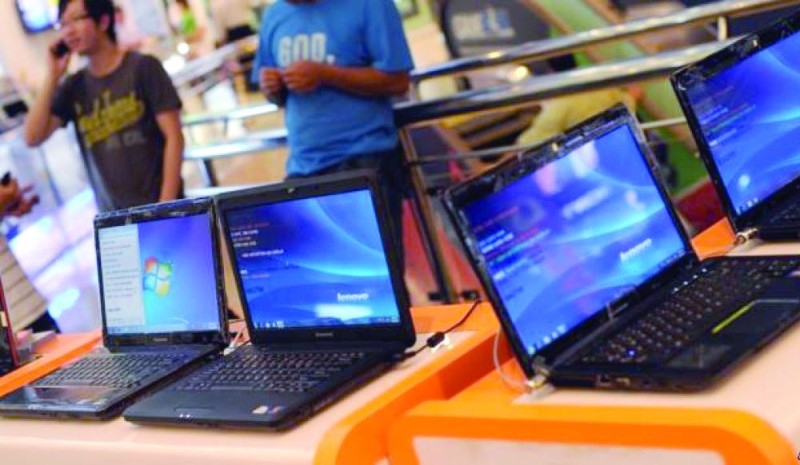 الحواسب تخالف التوقعات بتراجع 8 % في المبيعات