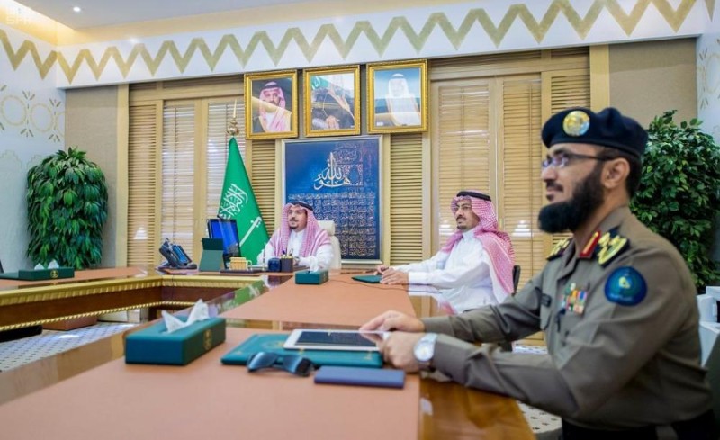 أمير القصيم يدشن مركزي الدفاع المدني بالسالمية والبصر