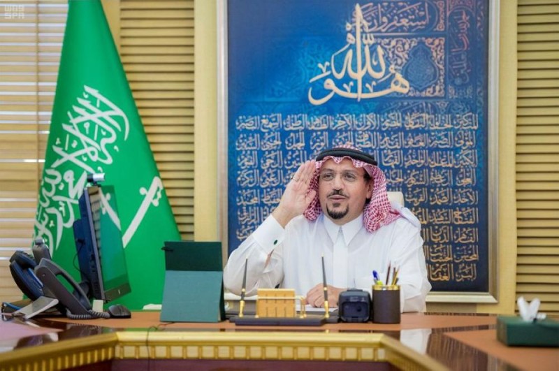 أمير القصيم يدشن مركزي الدفاع المدني بالسالمية والبصر